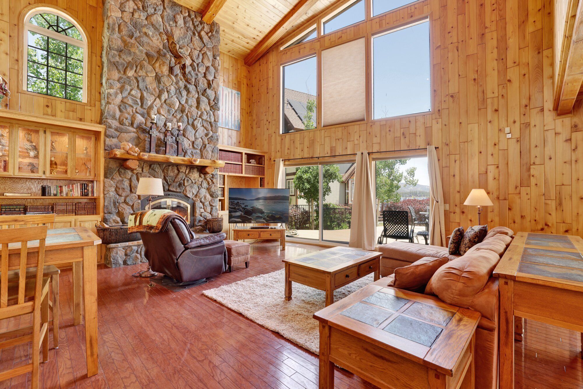 小屋, 多张床, 露台, 山景 (2312) | 起居区 | 壁炉