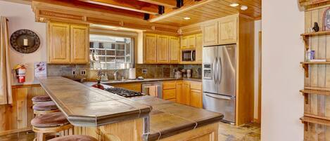 Cabin, Multiple Beds, Patio, Mountain View (2312) | Private kitchen | Coffee/tea maker