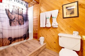 Cabin, Multiple Beds, Patio, Mountain View (2235) | Bathroom