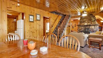 2 habitaciones, decoración personalizada y muebles diferentes