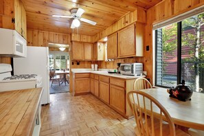 Cabin, Multiple Beds, Patio, Mountain View (2296) | Private kitchen | Coffee/tea maker - Pine Nest#2296 (Big Bear Lake)