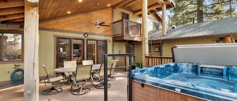 Cabin, Multiple Beds, Hot Tub, Mountain View (2012) | Outdoor dining