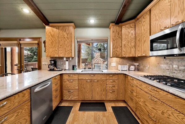 小屋, 多張床, 熱水浴缸, 山景 (2012) | 私人廚房 | 咖啡機/沖茶器