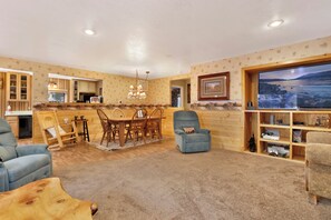 Cabin, Multiple Beds, Hot Tub, Mountain View (2421) | Living area
