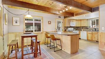 Cabin, Multiple Beds, Hot Tub, Mountain View (2061) | Private kitchen | Coffee/tea maker