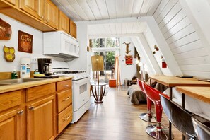 House, Multiple Beds, Hot Tub, Mountain View (1800) | Private kitchen | Fridge, oven, stovetop, coffee/tea maker - Sunrise Cottage #1800 (Big Bear City)