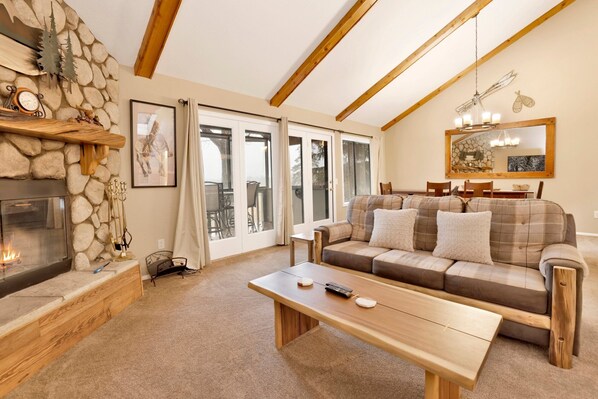 Living area - Bear Meadows SKI Chalet#2265 (Big Bear Lake)