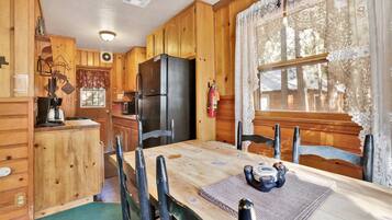 Hytte, flere senger, spabadekar, fjellutsikt (2395) | Eget kjøkken | Kaffetrakter/tekoker