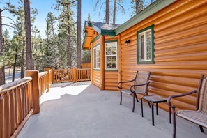 Terrace/patio - Cabin ST. Moritz #2359 (Big Bear Lake)