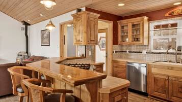 Cabin, Multiple Beds, Patio, Mountain View (2005) | Interior