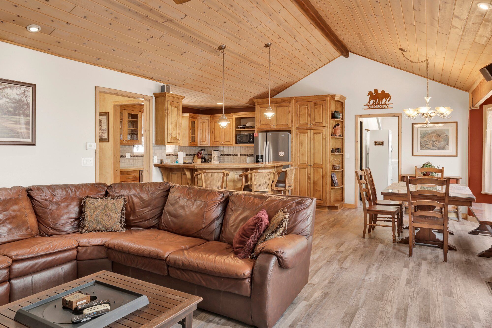 Cabin, Multiple Beds, Patio, Mountain View (2005) | Living area | Fireplace