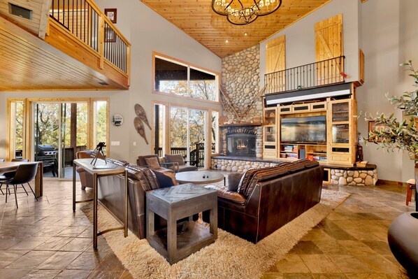 Ferienhaus, Mehrere Betten, Whirlpool, Bergblick (1884) | Wohnbereich