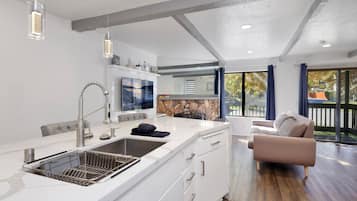 Condo, Multiple Beds, Hot Tub, Mountain View (2082) | Private kitchen | Coffee/tea maker