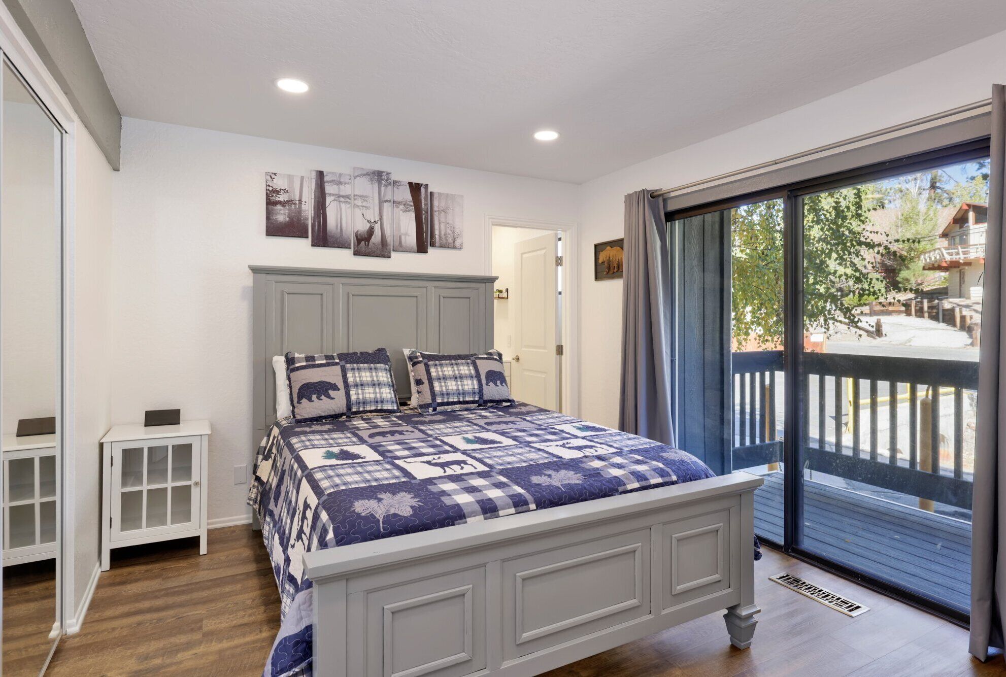 Condo, nhiều giường, bồn tắm nước nóng, quang cảnh núi (2082) | 2 phòng ngủ, trang trí khác biệt 