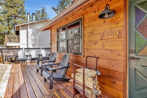 小屋, 多張床, 庭院, 山景 (2464) | 客房景觀