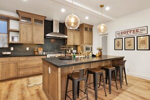 Casa, varias camas, patio, vistas a la montaña (2301) | Cocina privada