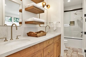 House, Multiple Beds, Patio, Mountain View (2301) | Bathroom | Designer toiletries, towels, toilet paper - Pine Meadow Village Castle #2301 (Big Bear Lake)