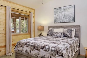 เคบิน, หลายเตียง, ลานระเบียง, วิวภูเขา (2065) | 3 ห้องนอน, ห้องพักตกแต่งอย่างมีเอกลักษณ์, ตกแต่งพิเศษโดยเฉพาะ