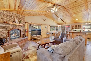 Interior - Tranquility Base #2065 (Big Bear City)