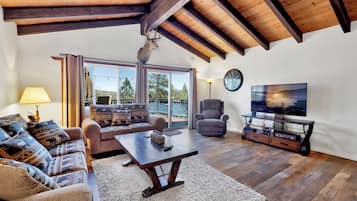 Cabin, Multiple Beds, Patio, Mountain View (2170) | Living area | Fireplace
