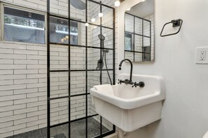 Hytte - flere senge - boblebad - bjergudsigt (2288) | Badeværelse | Designertoiletartikler, håndklæder, Toiletpapir