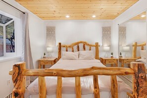 Cabana, várias camas, varanda, vista para a montanha (2106) | 3 quartos, individualmente decorados, individualmente mobiliados