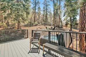Terrace/patio - Woodland LOG #1887 (Big Bear Lake)