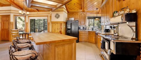 Huisje, meerdere bedden, patio, uitzicht op bergen (2030) | Privékeuken | Een koffiezetapparaat/waterkoker