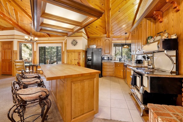 Cabin, Multiple Beds, Patio, Mountain View (2030) | Private kitchen | Coffee/tea maker - Bearfoot Lodge #2030 (Big Bear Lake)