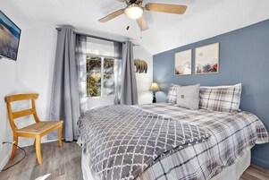 Cabin, 2 Queen Beds, Hot Tub, River View (2364) | View from room