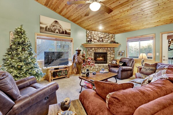 Cabin, Multiple Beds, Patio, Mountain View (2385) | Living area - Sleepy Bear Lodge # 2385 (Big Bear City)
