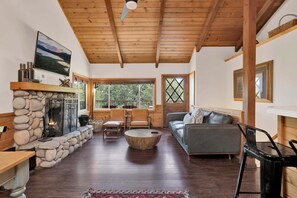 Cabin, Multiple Beds, Hot Tub, Mountain View (1977) | Living area | Fireplace