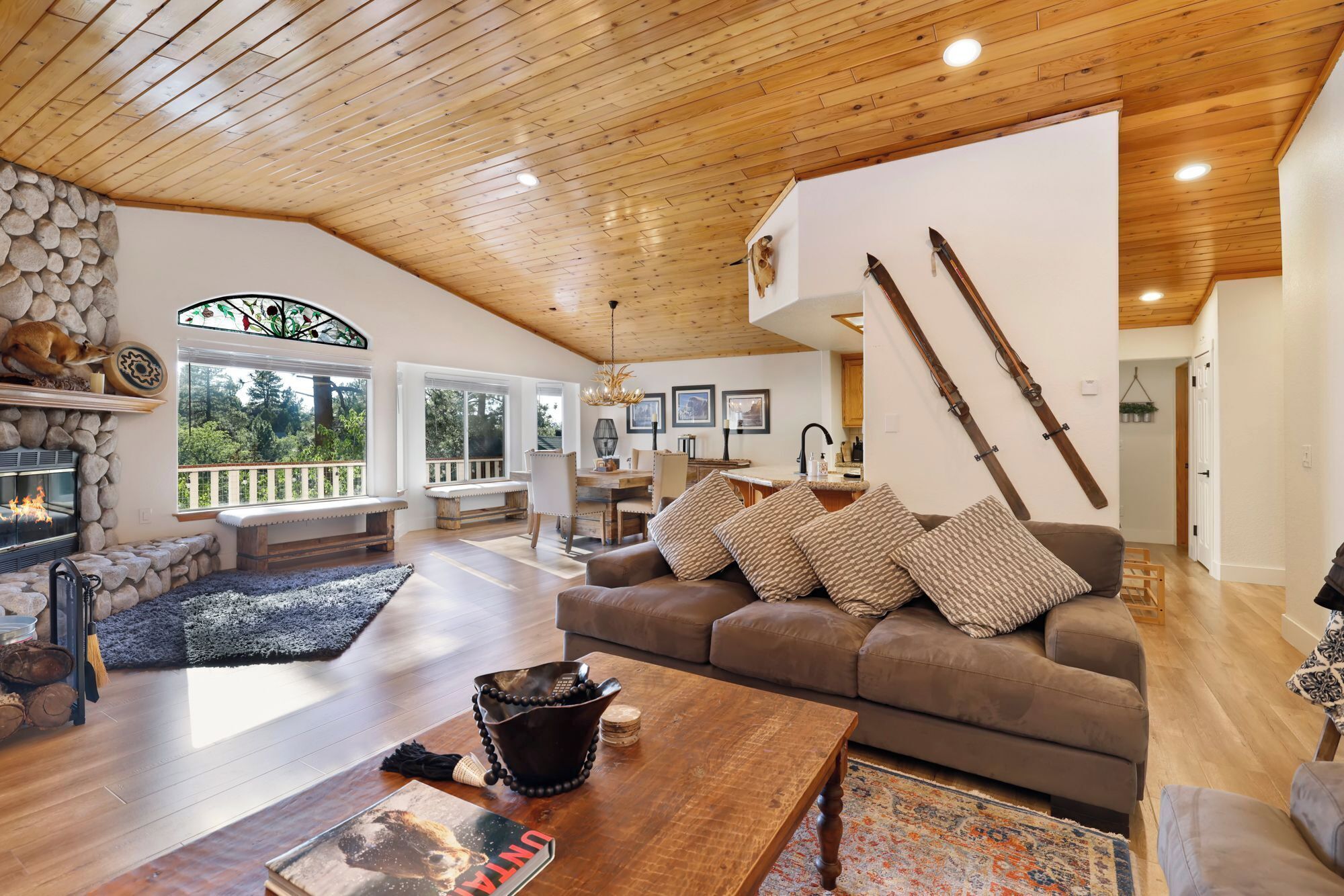 Ferienhütte, Mehrere Betten, Terrasse, Bergblick (2051) | Wohnbereich