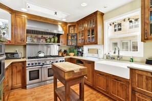 小屋, 多张床, 露台, 山景 (2360) | 私人厨房 | 茶具/咖啡用具