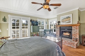 Chalet rustique, Plusieurs lits, patio, vue sur la montagne (2360) | 3 chambres, décor unique, ameublement unique, literie fournie