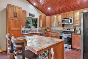 Cabin, Multiple Beds, Hot Tub, Mountain View (2056) | Private kitchen | Coffee/tea maker - Top Notch Lodge#2056 (Big Bear Lake)