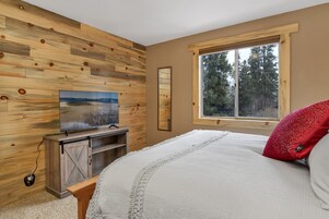 Cabin, Multiple Beds, Patio, Mountain View (2267) | 1 bedroom, individually decorated, individually furnished, bed sheets