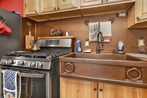 Cabin, Multiple Beds, Patio, Mountain View (2267) | Private kitchen | Coffee/tea maker - Emma's Cottage#2267 (Big Bear City)