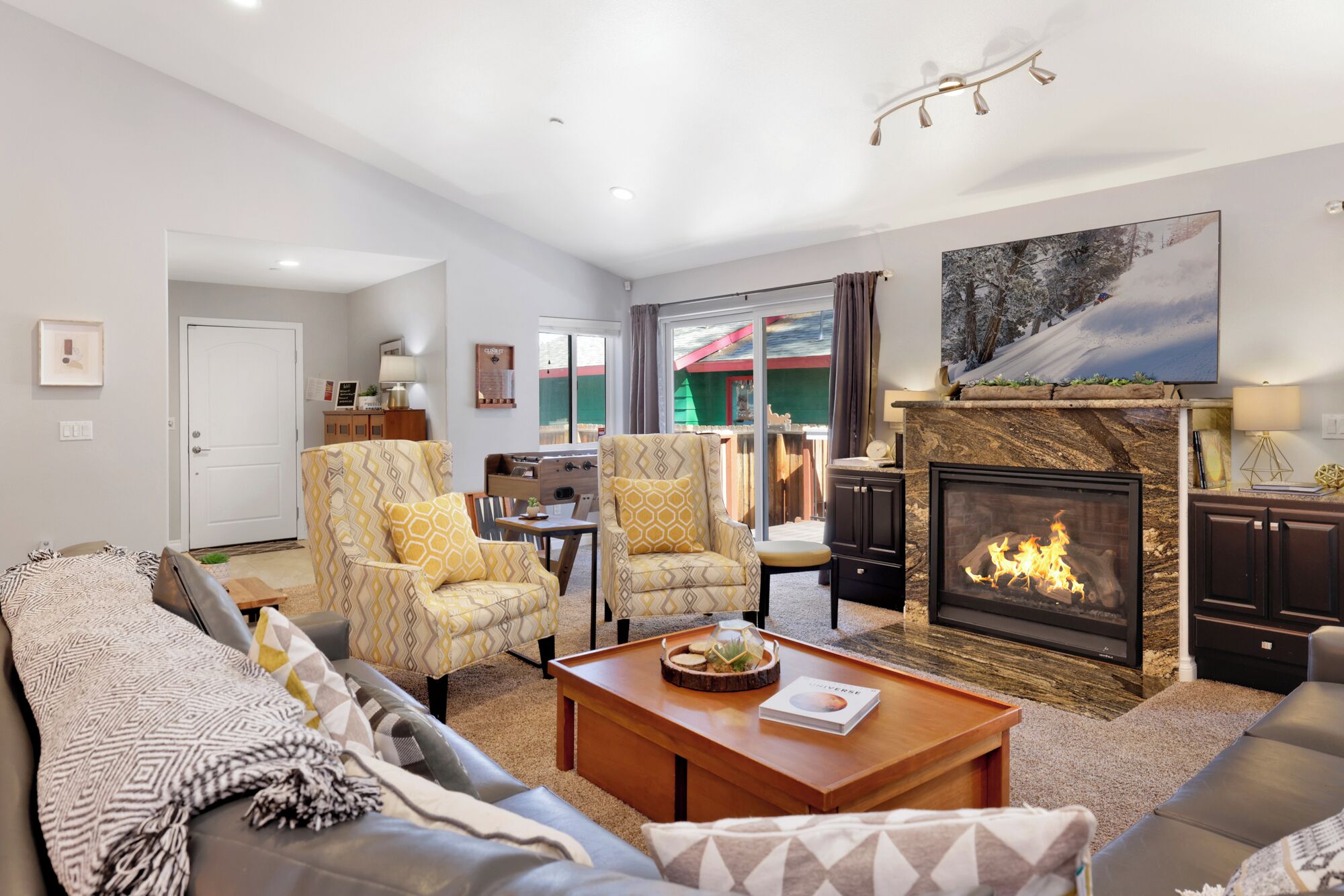 Cabana, várias camas, banheira de imersão, vista para a montanha (2090) | Área de estar | Lareira