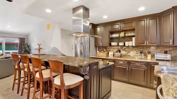 Cabin, Multiple Beds, Hot Tub, Mountain View (2090) | Private kitchen | Coffee/tea maker