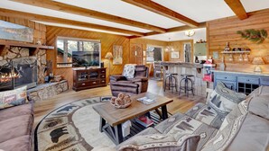 Cabin, Berbilang Katil, Patio, Mountain View (2380) | Ruang tamu
