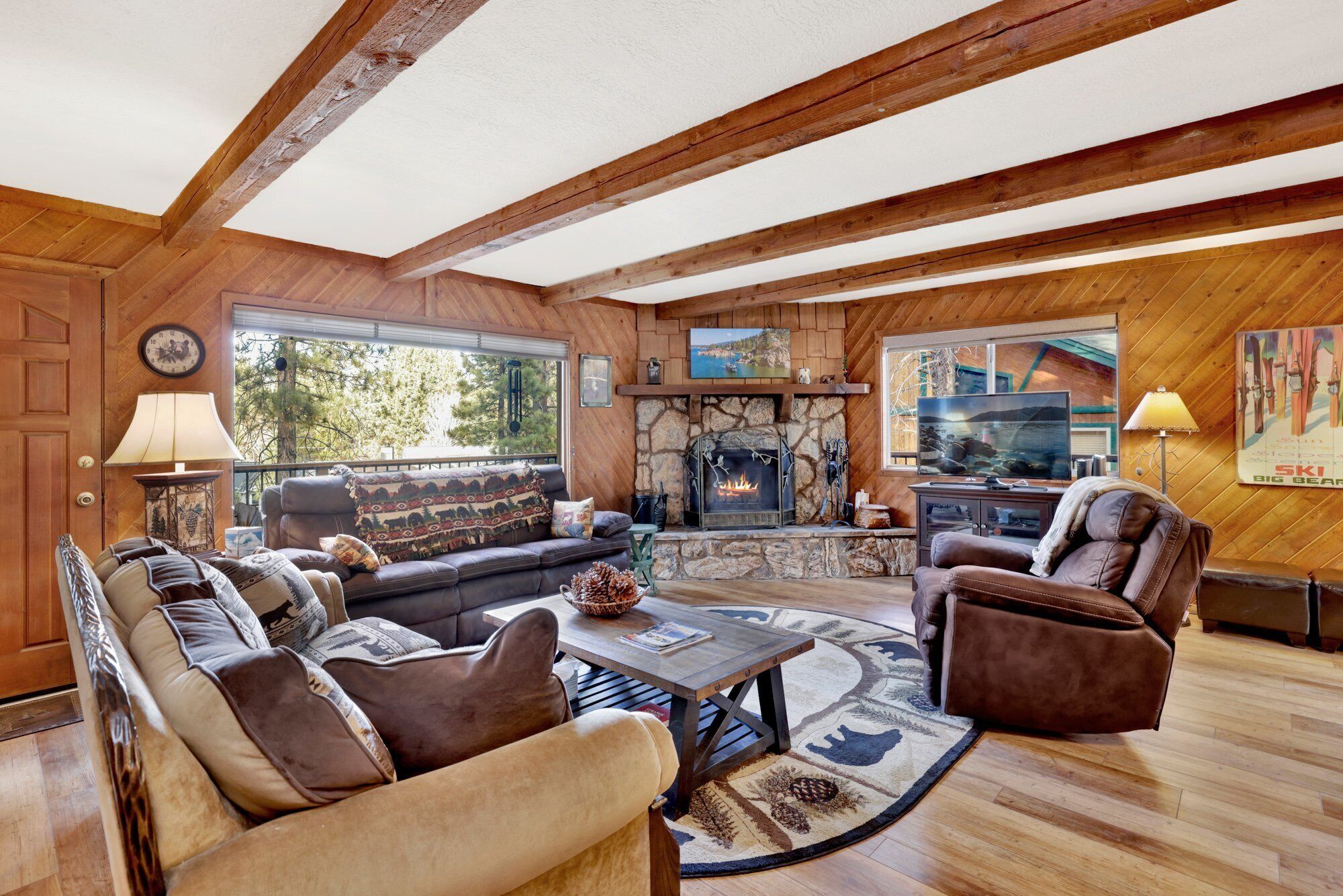 Cabana, diversos llits, pati, vistes a la muntanya (2380) | Sala d'estar