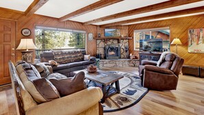 Cabin, Berbilang Katil, Patio, Mountain View (2380) | Ruang tamu