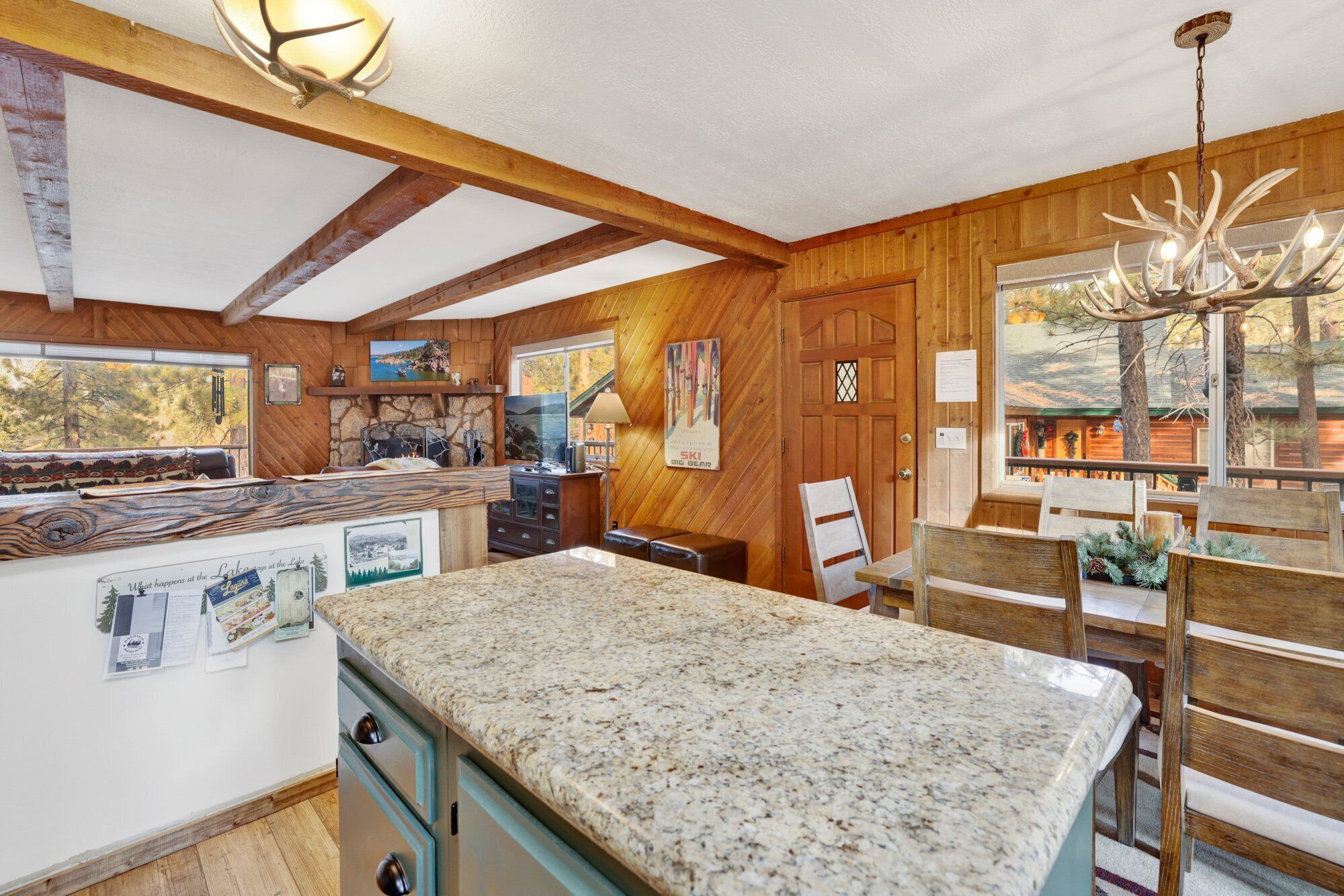 Cabaña, varias camas, patio, vistas a la montaña (2380) | Cocina privada | Cafetera o tetera