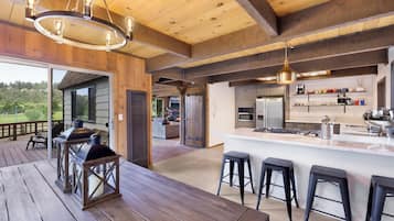 Hytte, flere senger, terrasse, fjellutsikt (1976) | Eget kjøkken | Kaffetrakter/tekoker