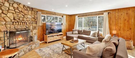 Cabin, Multiple Beds, Hot Tub, Mountain View (1993) | Living area | Fireplace