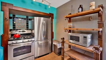 Cabin, Multiple Beds, Patio, Mountain View (2105) | Private kitchen | Coffee/tea maker