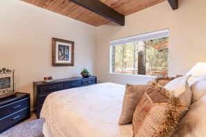 House, Multiple Beds, Hot Tub, Mountain View (1807) | 3 bedrooms, individually decorated, individually furnished, bed sheets - Living THE Dream #1807 (Big Bear Lake)
