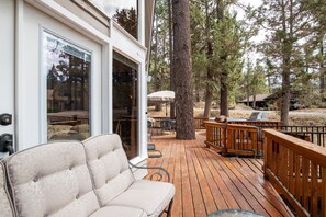 BBQ/picnic Area - Living THE Dream #1807 (Big Bear Lake)