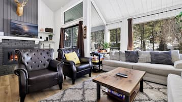 Condo, Multiple Beds, Patio, Mountain View (2125) | Living area